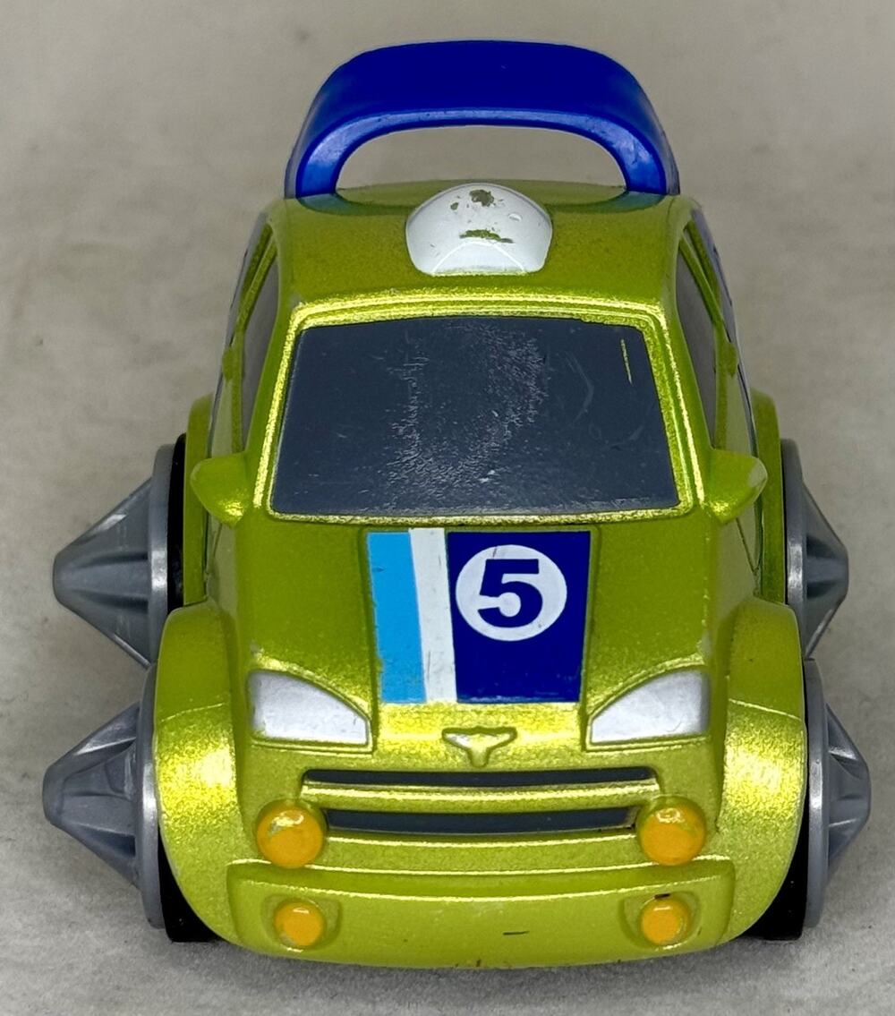 2012 Fisher-Price Rev N' Go Stunt Car Green X5855 Ages 3-7 Action Stunts
